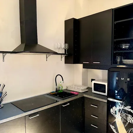 Isola 10 Minutes From Corso Apartman